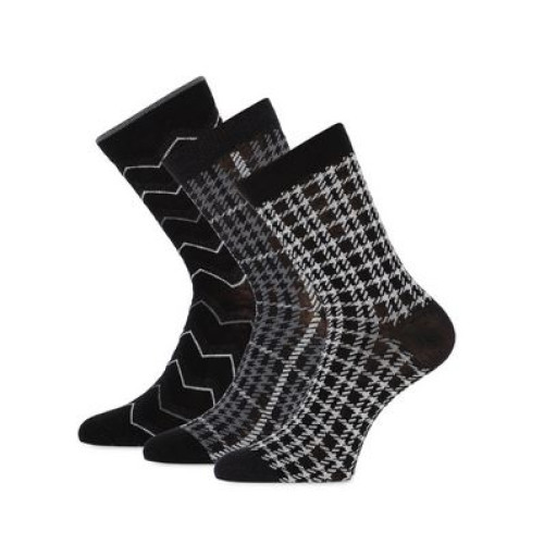 Leuke damessokken in het zwarte ruit